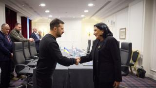 У ПАРИЖІ ЗЕЛЕНСЬКИЙ ЗУСТРІВСЯ З ПРЕЗИДЕНТКОЮ ГРУЗІЇ ЗУРАБІШВІЛІ