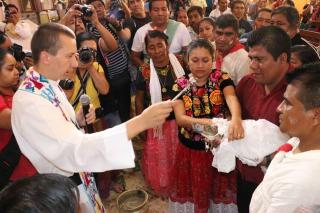 Під вінець з крокодилом