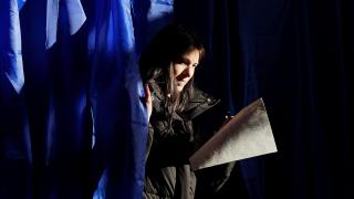 У РУМУНІЇ ДО ДРУГОГО ТУРУ, ПОПЕРЕДНЬО, ВХОДЯТЬ ПРЕМ'ЄР ЧОЛАКУ ТА ЛІБЕРАЛКА ЛАСКОНІ - ЕКЗИТПОЛИ