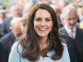 Кейт Міддлтон подарували незвичайну сумку